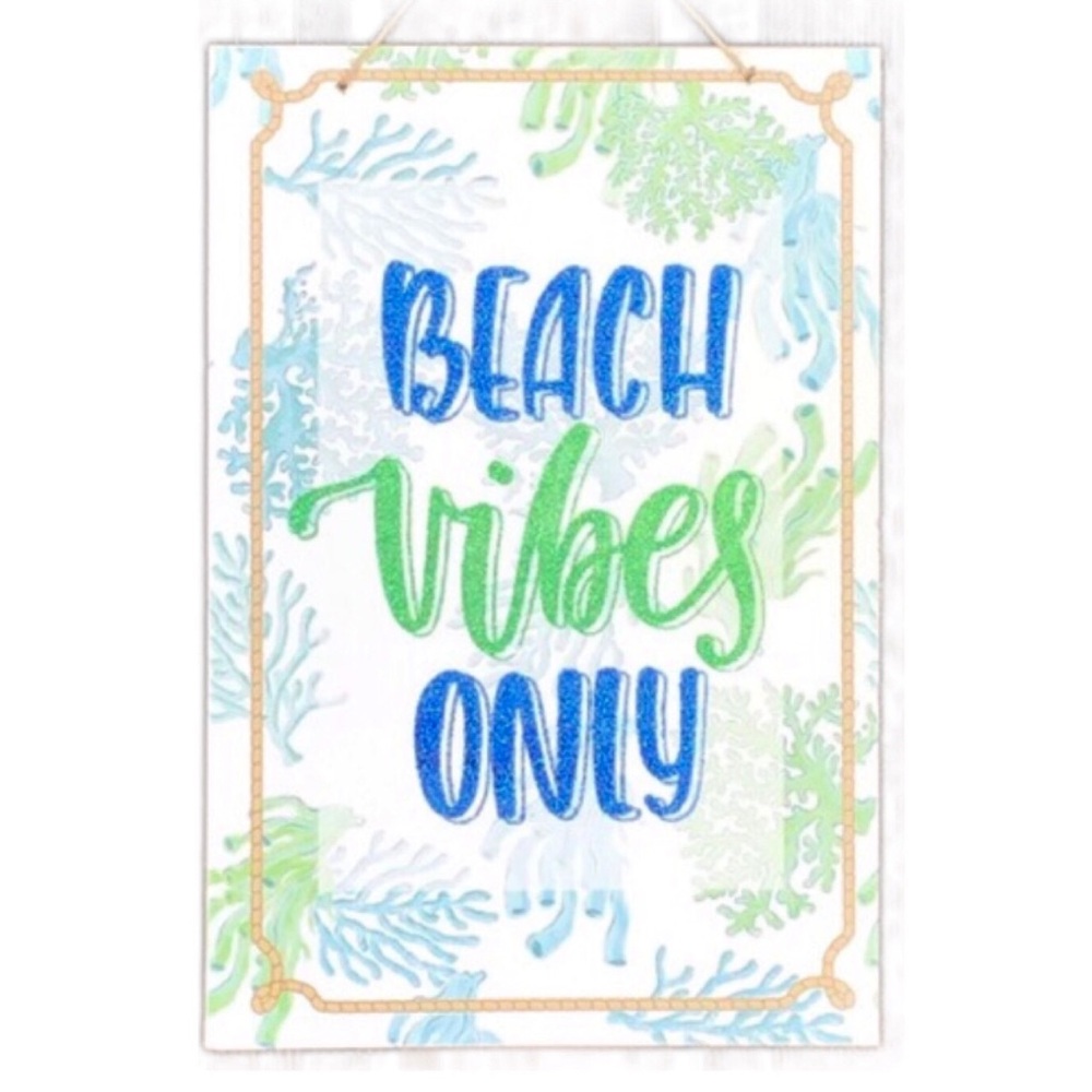 NWT Beach Wall Signs “Beach Vibes Only” Door Hangers / Plaque